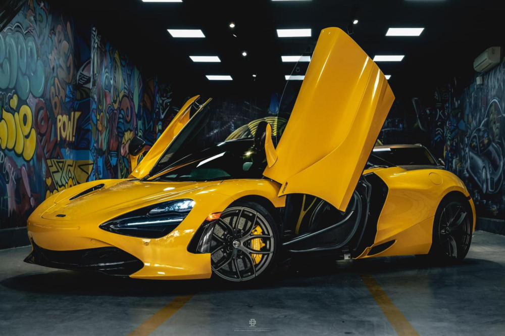 Chỉ có 1 chiếc McLaren 720S Spider mang màu vàng óng ả ở Việt Nam Chỉ có 1 chiếc McLaren 720S Spider mang màu vàng óng ả ở Việt Nam
