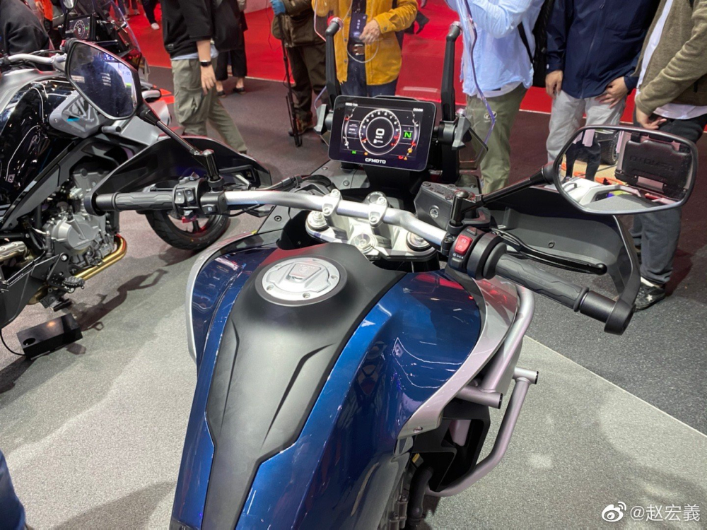 CFMoto MT800 2021 sở hữu loạt trang bị điện tử hiện đại