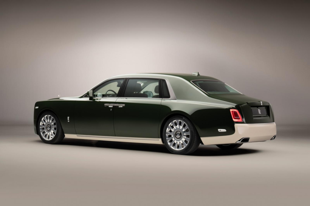Phantom Oribe là sự kết hợp giữa Rolls-Royce và hãng thời trang Hermes