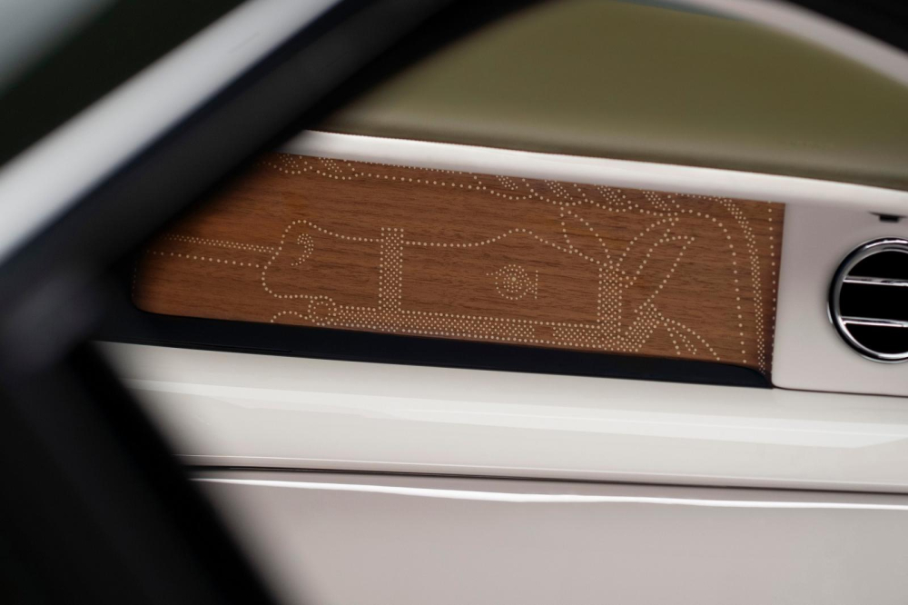 The Gallery bằng gỗ óc chó của Rolls-Royce Phantom Oribe