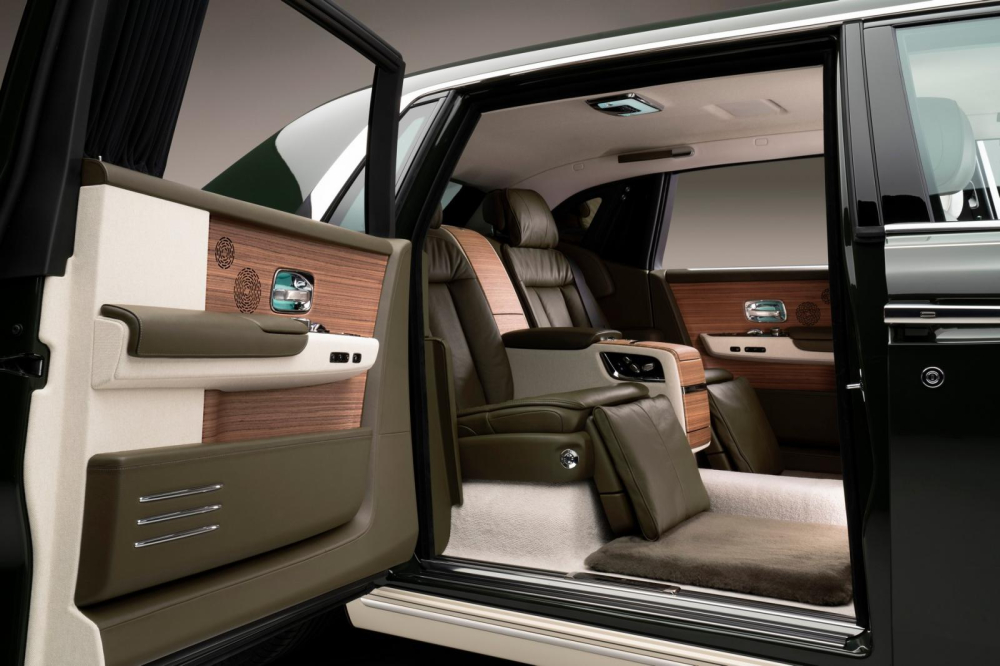Rolls-Royce Phantom Oribe được trang bị thảm sàn bằng len lông cừu