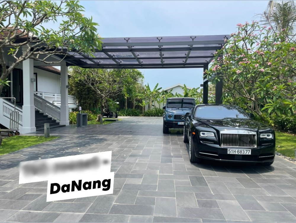 Cường Đô-la chia sẻ hình ảnh chiếc Rolls-Royce Wraith cùng Mercedes-AMG G63 xuất hiện tại Đà Nẵng