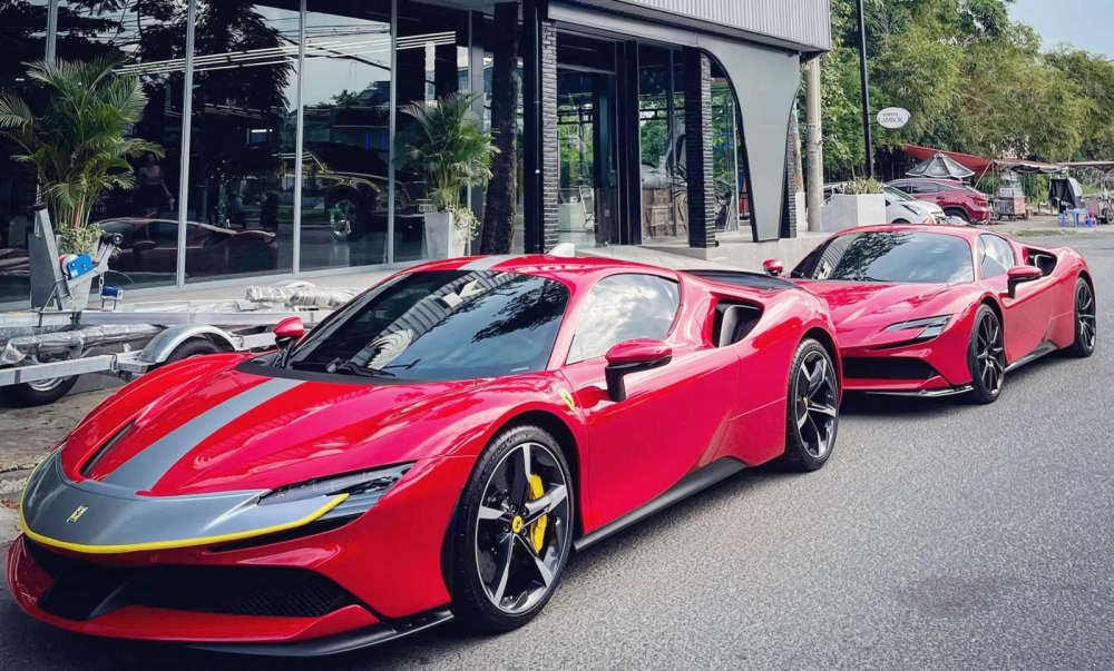Siêu xe Ferrari SF90 Stradale thứ 2 được trang bị thêm bộ tem mới tạo điểm nhấn