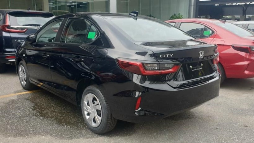 Honda City E 2021 màu đen.