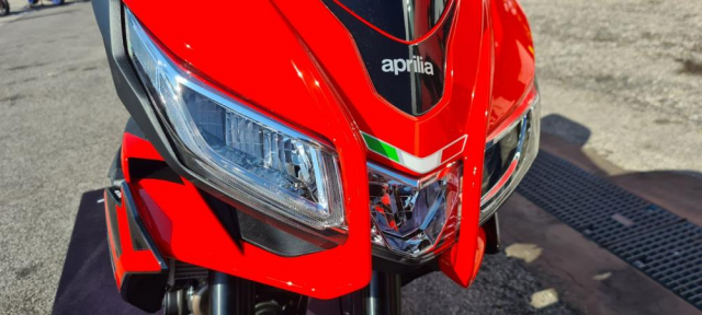 Bộ đèn pha đặc biệt trên Aprilia RS 125 2021