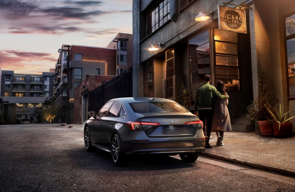 Honda Civic 2022 nh&igrave;n từ ph&iacute;a sau