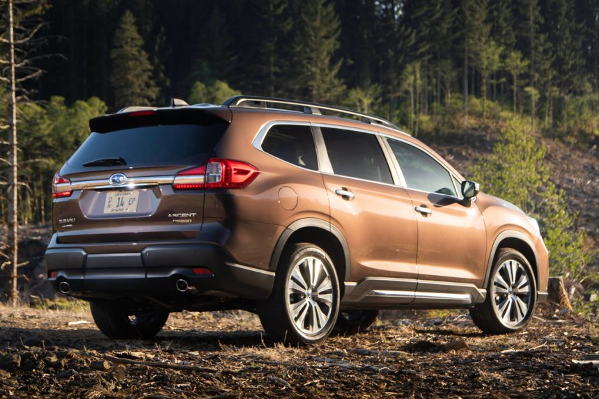 Subaru Evoltis 2021 dùng động cơ Boxer 2.4L khá mạnh mẽ