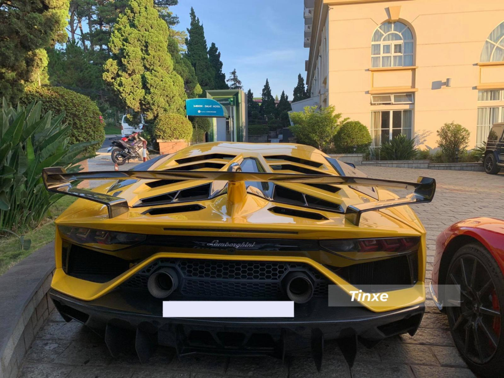 Chiếc siêu xe Lamborghini Aventador SVJ này đã độ body kit Novitec