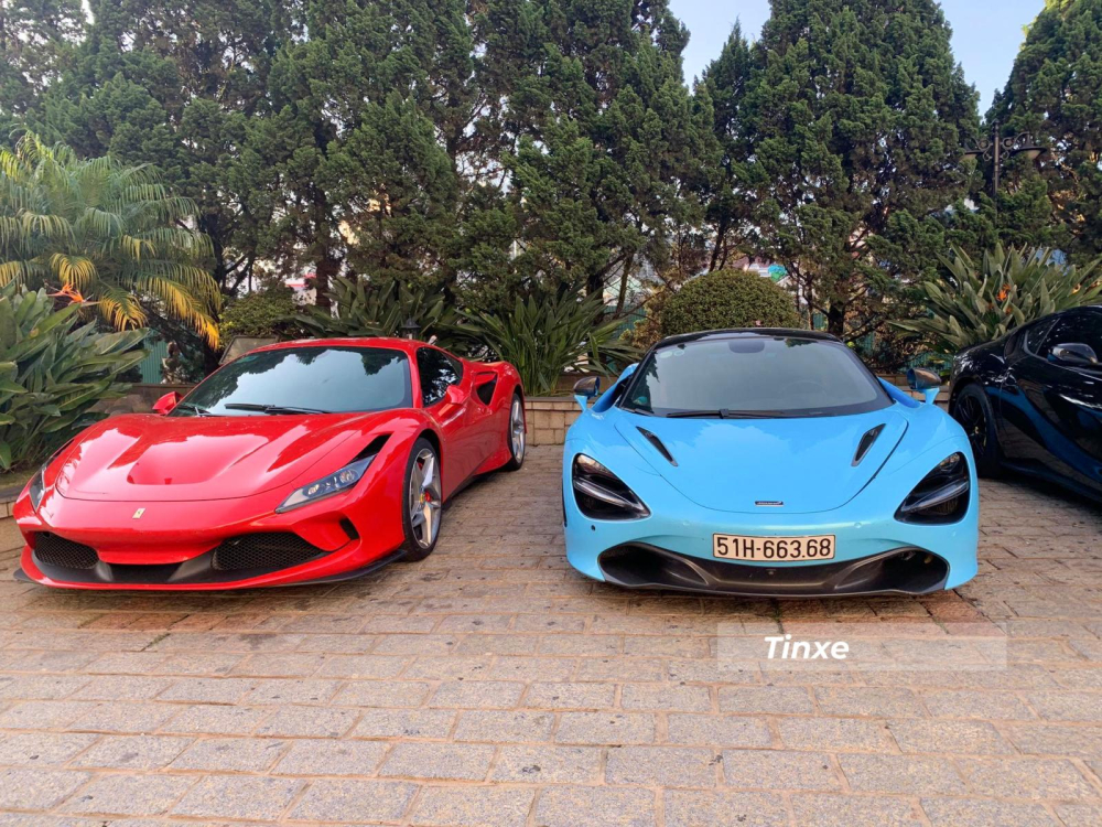 Siêu xe mui trần McLaren 720S Spider cùng Ferrari F8 Tributo