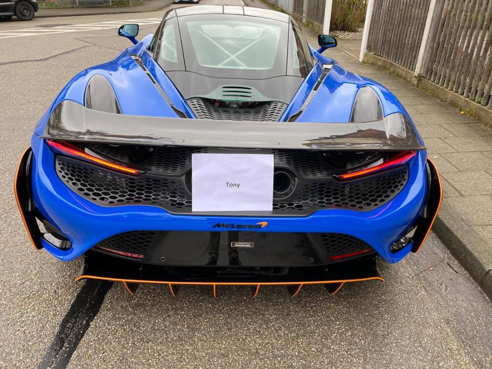 Siêu xe McLaren 765LT nhìn từ phía đuôi xe rất hầm hố với diện mạo sửa đổi hoàn toàn các chi tiết thiết kế của xe Siêu xe McLaren 765LT nhìn từ phía đuôi xe rất hầm hố với diện mạo sửa đổi hoàn toàn các chi tiết thiết kế của xe