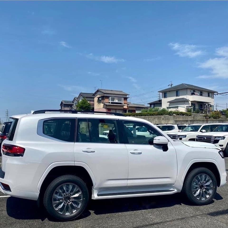 Thiết kế phần thân xe của Toyota Land Cruiser 2021.