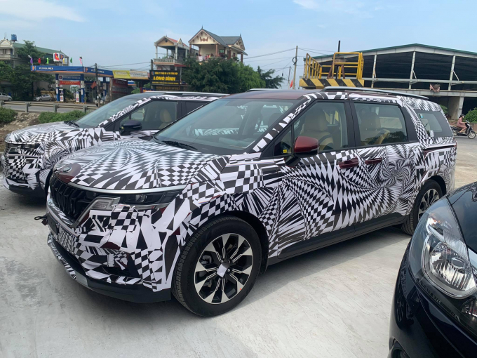 2 chiếc Kia Sedona 2021 bị bắt gặp tại Ninh Bình