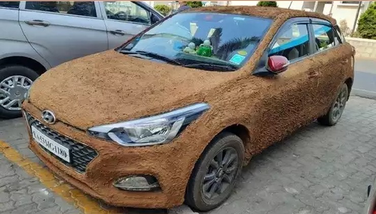 Chiếc ô tô Hyundai i20 Elite này được trét phân bò để... chống nóng