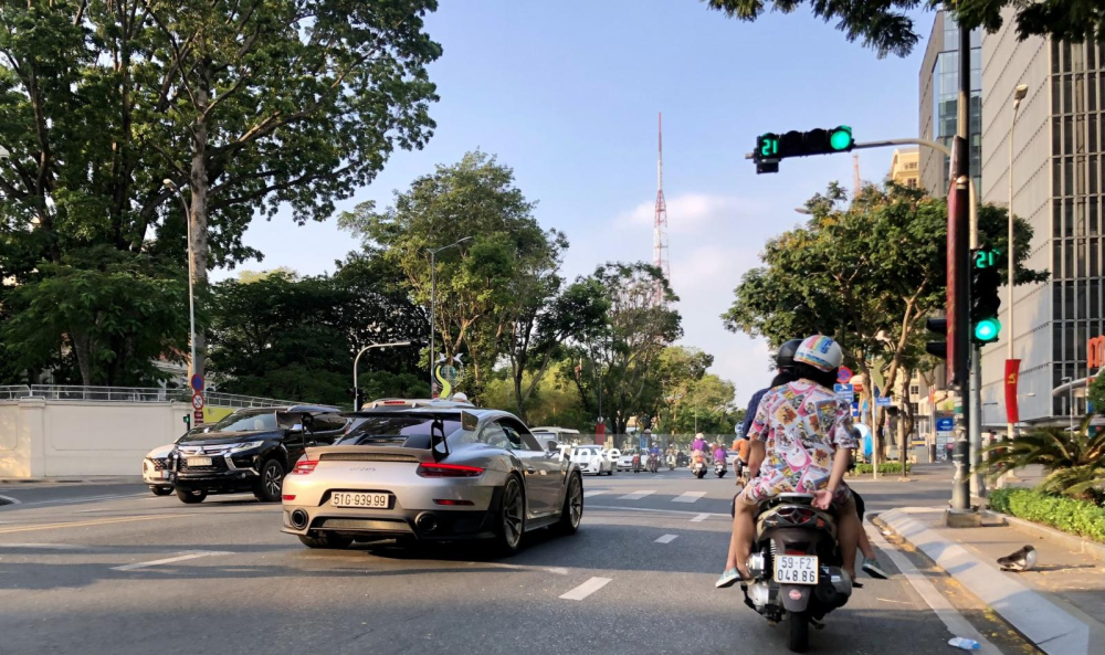 Siêu xe Porsche 911 GT2 RS của 1 doanh nhân kín tiếng ở Sài thành Siêu xe Porsche 911 GT2 RS của 1 doanh nhân kín tiếng ở Sài thành
