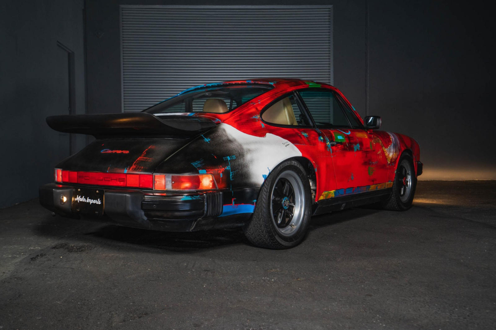 Phía sau của chiếc Porsche 911 Carrera 1989 nghệ thuật Phía sau của chiếc Porsche 911 Carrera 1989 nghệ thuật