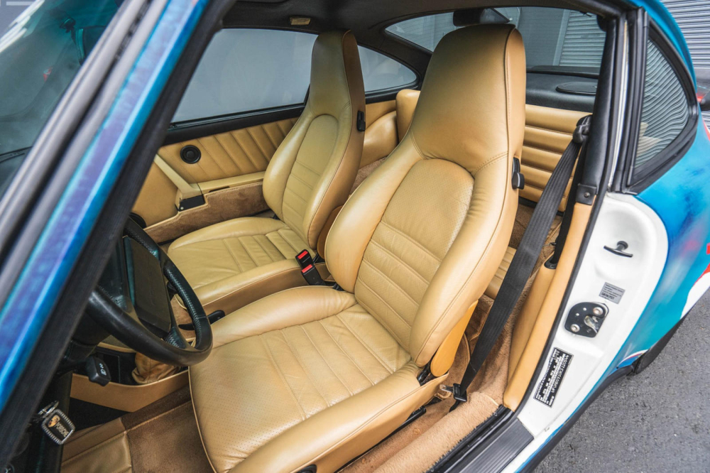 Nội thất của chiếc Porsche 911 Carrera 1989 nghệ thuật Nội thất của chiếc Porsche 911 Carrera 1989 nghệ thuật