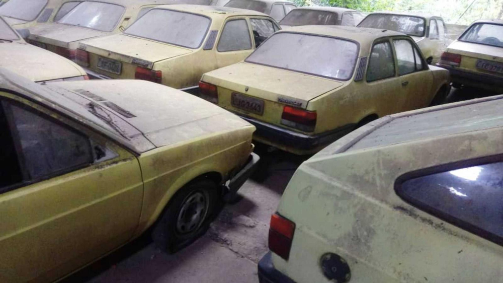 Những chiếc taxi n&agrave;y được sơn m&agrave;u v&agrave;ng Java Yellow