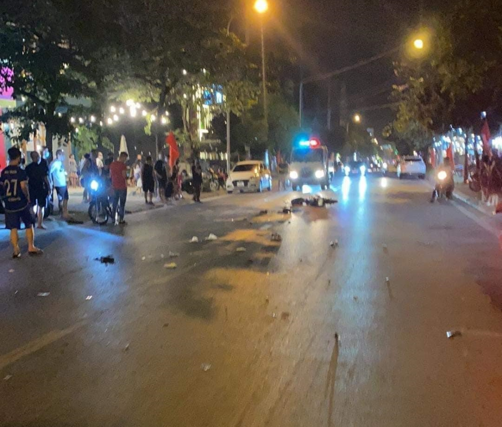Hiện trường vụ tai nạn xảy ra trên đường Tuệ Tĩnh khiến 1 em học sinh tử vong Hiện trường vụ tai nạn xảy ra trên đường Tuệ Tĩnh khiến 1 em học sinh tử vong