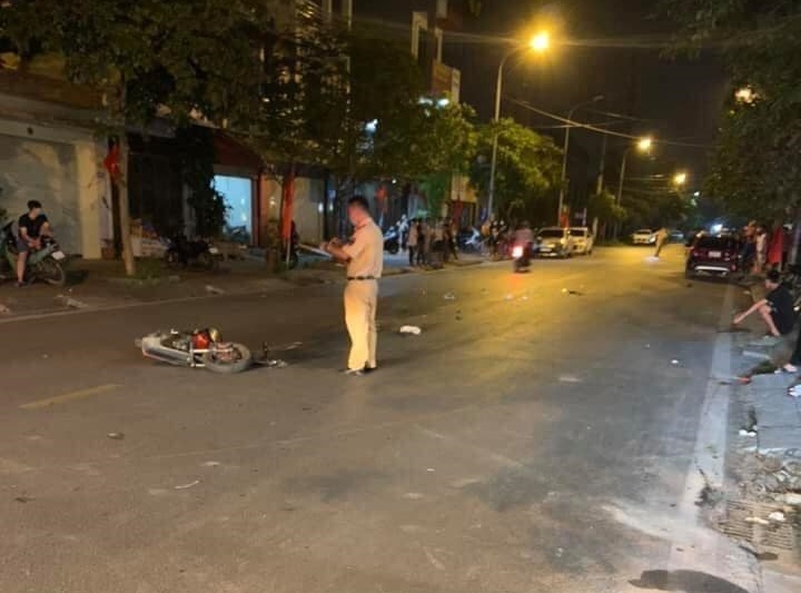 Cảnh sát giao thông đã nhanh chóng vào cuộc truy bắt người gây ra tai nạn liên hoàn Cảnh sát giao thông đã nhanh chóng vào cuộc truy bắt người gây ra tai nạn liên hoàn