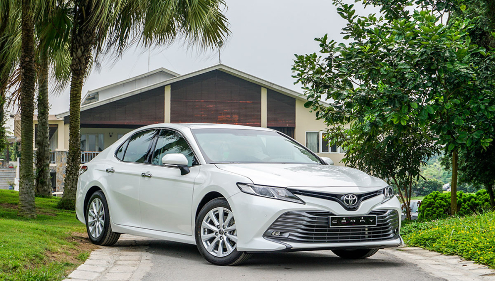 Toyota Camry 2.0G đang được đại lý áp dụng mức ưu đãi giảm giá tới 40 triệu đồng. Toyota Camry 2.0G đang được đại lý áp dụng mức ưu đãi giảm giá tới 40 triệu đồng.