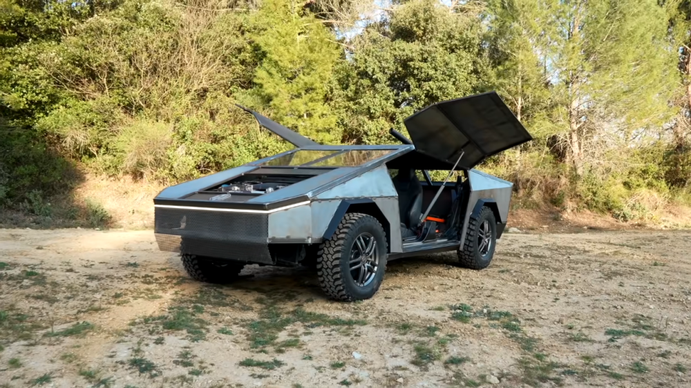 Th&agrave;nh quả cuối c&ugrave;ng l&agrave; một chiếc xe tr&ocirc;ng giống Tesla Cybertruck