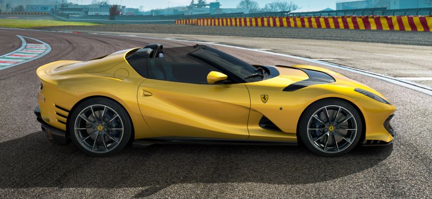 Ferrari 812 Competizione Aperta có mui cứng bằng sợi carbon