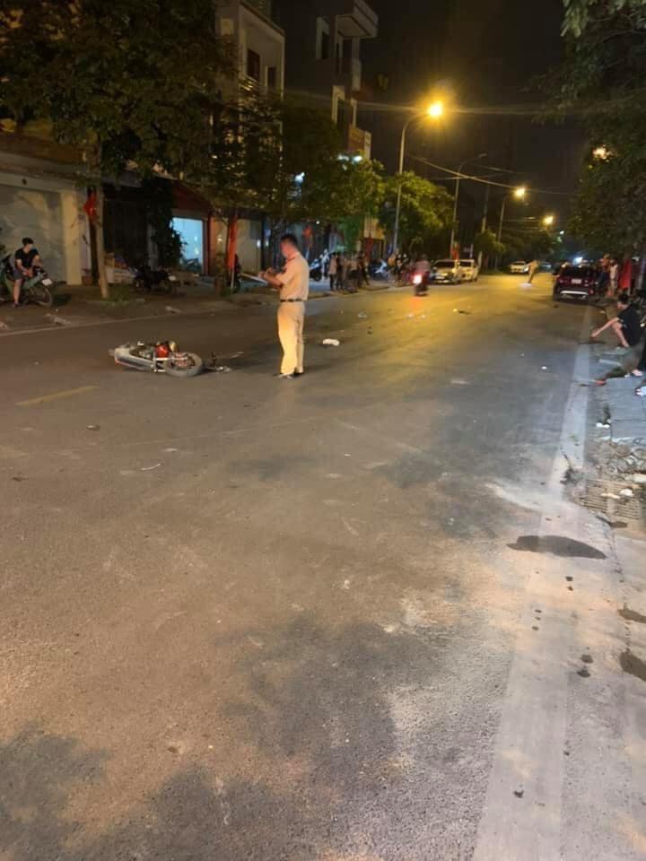 Lực lượng chức năng có mặt tại hiện trường vụ tai nạn