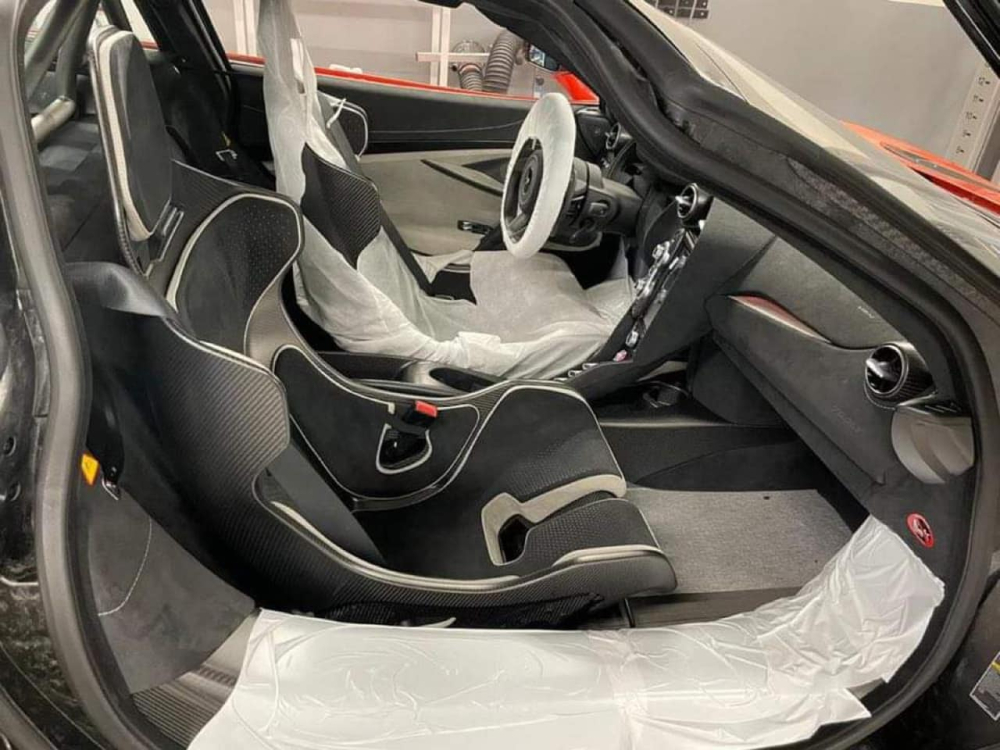 Nội thất chiếc si&ecirc;u xe McLaren 765LT mới về nước