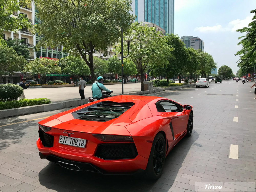 Đây là chiếc Lamborghini Aventador LP700-4 thứ 2 về nước