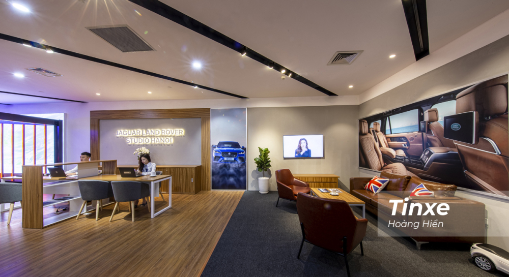 C&aacute;c chuy&ecirc;n vi&ecirc;n tư vấn của Jaguar Land Rover