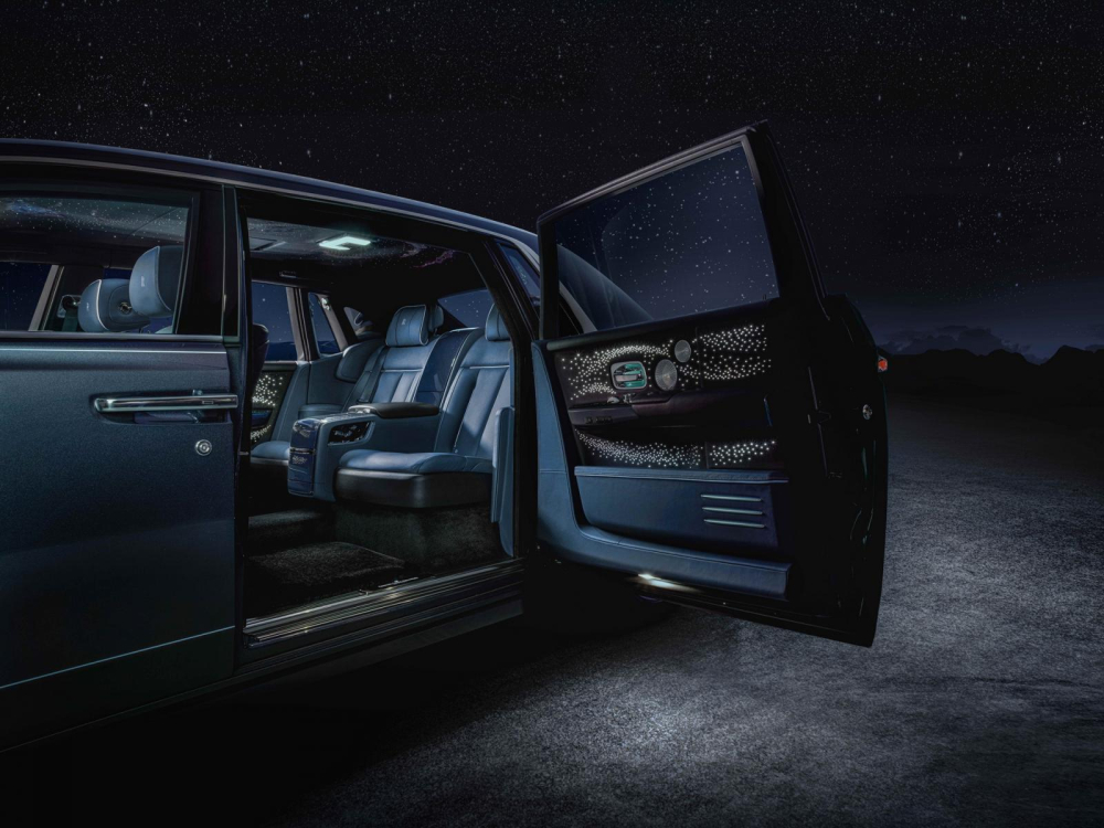 Mặt cửa độc đáo của Rolls-Royce Phantom Tempus Mặt cửa độc đáo của Rolls-Royce Phantom Tempus