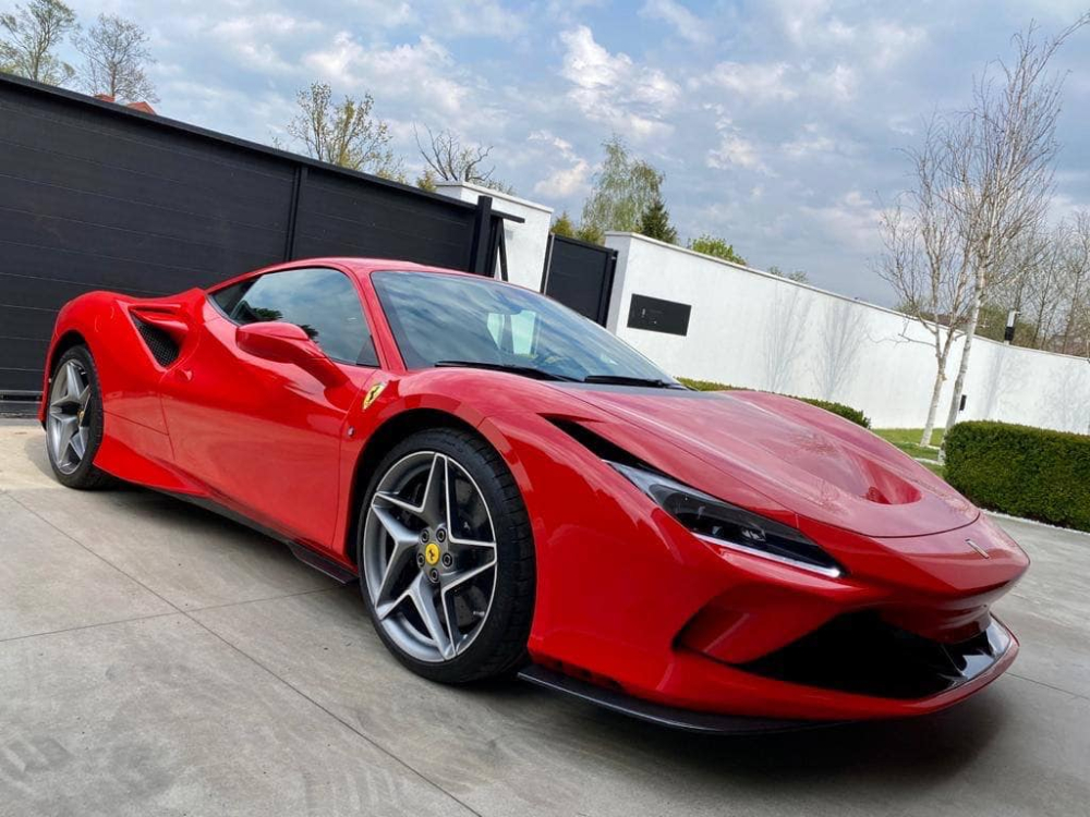 Sắp có thêm siêu xe Ferrari F8 Tributo Sắp có thêm siêu xe Ferrari F8 Tributo nhập tịch vào Việt Nam, màu sơn đỏ này không bao giờ lỗi thời