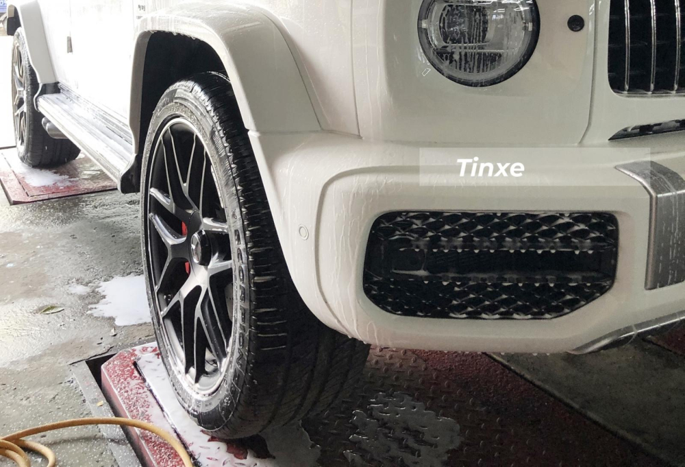 Xe Mercedes-AMG G63 của Sơn T&ugrave;ng M-TP c&ograve;n c&oacute; bộ m&acirc;m đa chấu k&eacute;p