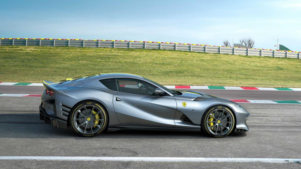 Ferrari 812 Competizione dùng vành 20 inch Ferrari 812 Competizione dùng vành 20 inch