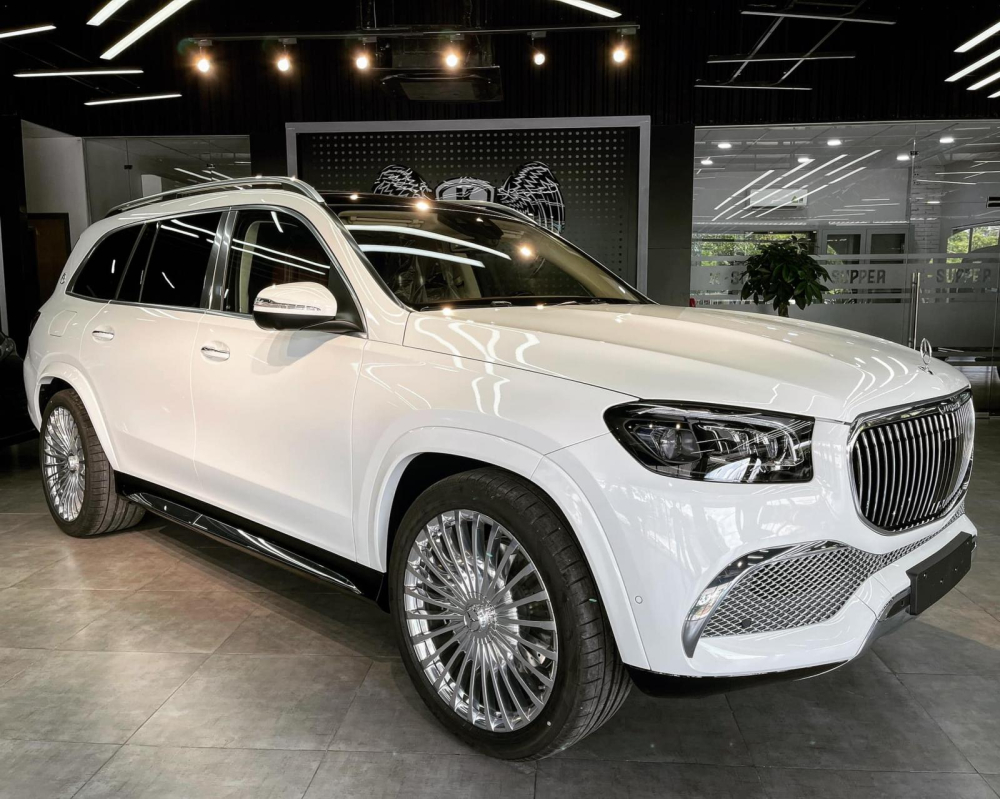 Chiếc Mercedes-Maybach GLS 600 này có màu trắng, khác biệt so với đa số xe Mercedes-Maybach GLS 600 về nước trước đó mang màu đen Chiếc Mercedes-Maybach GLS 600 này có màu trắng, khác biệt so với đa số xe Mercedes-Maybach GLS 600 về nước trước đó mang màu đen