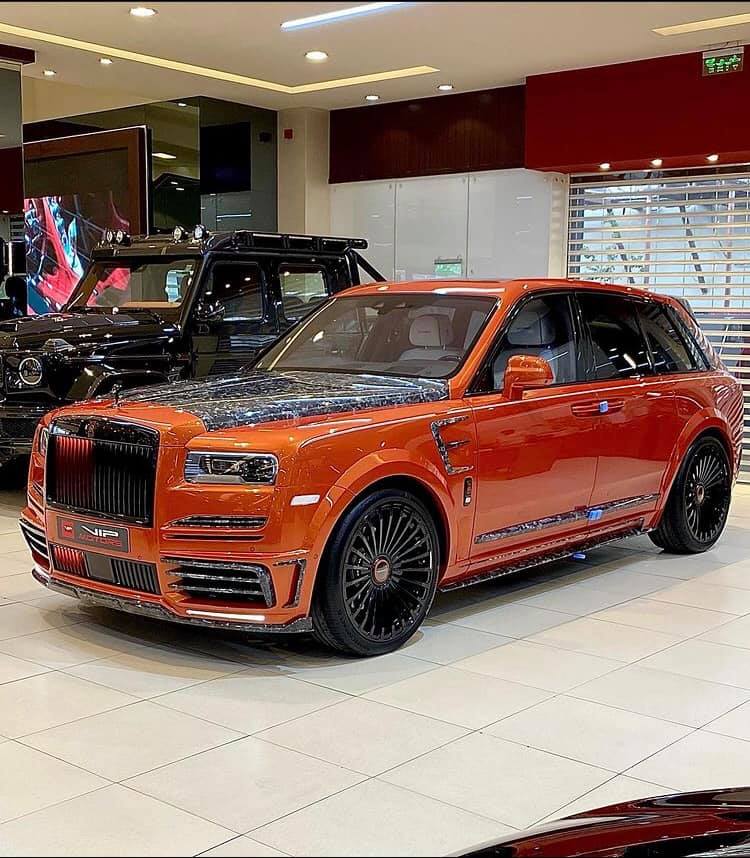 Diện mạo chiếc Rolls-Royce Cullinan độ Mansory màu cam độc nhất thế giới Diện mạo chiếc Rolls-Royce Cullinan độ Mansory màu cam độc nhất thế giới