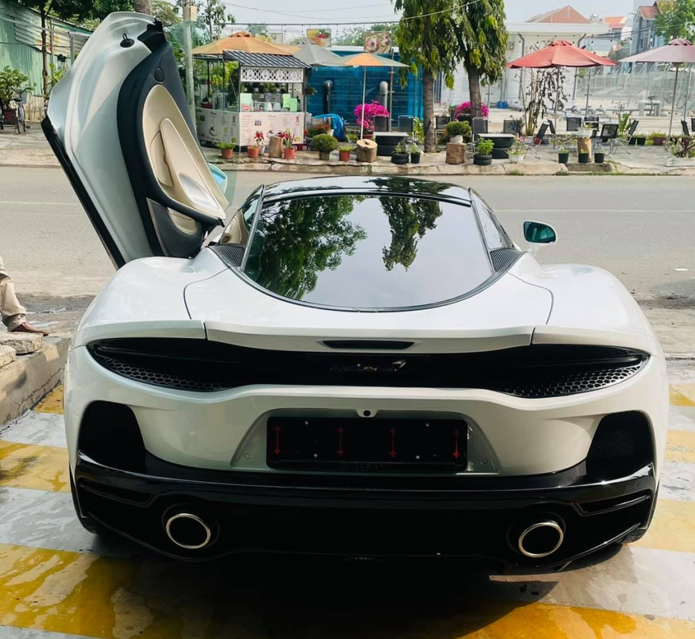 Thiết kế đu&ocirc;i si&ecirc;u xe McLaren GT đầu ti&ecirc;n về nước