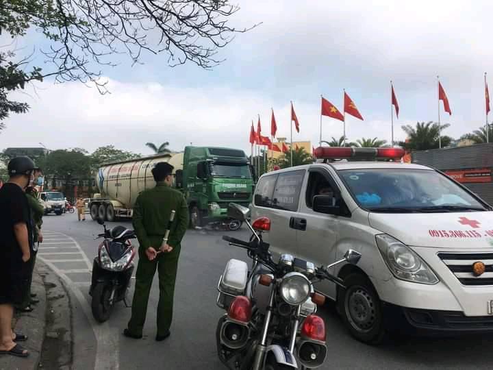 Lực lượng chức năng đang l&agrave;m việc