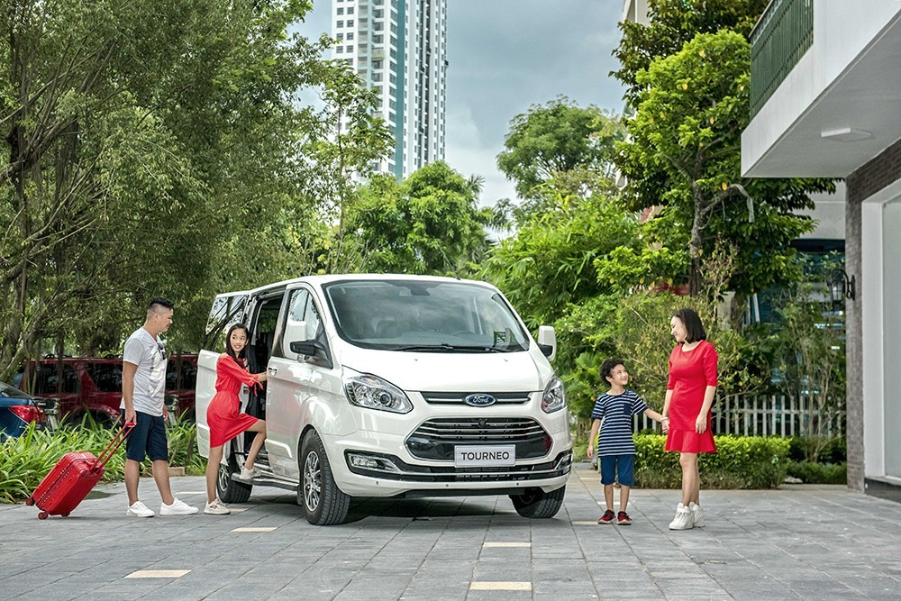 Ford Tourneo l&agrave; mẫu xe MPV định hướng tới c&aacute;c gia đ&igrave;nh v&agrave; doanh nghiệp vận tải cao cấp tại Việt Nam.