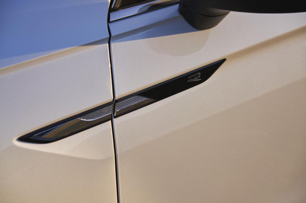 Trang trí sau chắn bùn trước của Volkswagen Tiguan Allspace 2021