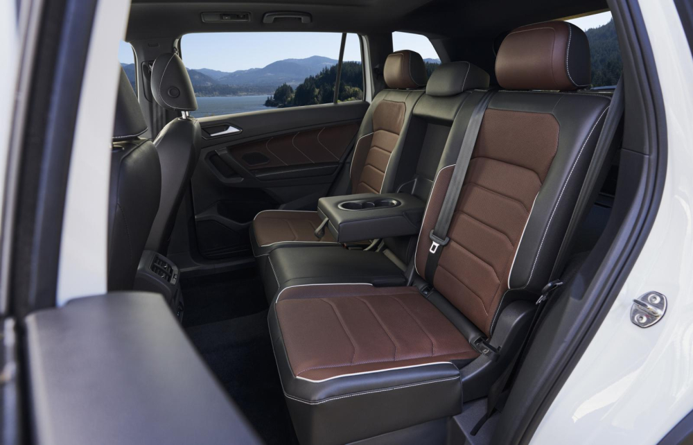 Hàng ghế sau của Volkswagen Tiguan Allspace 2021