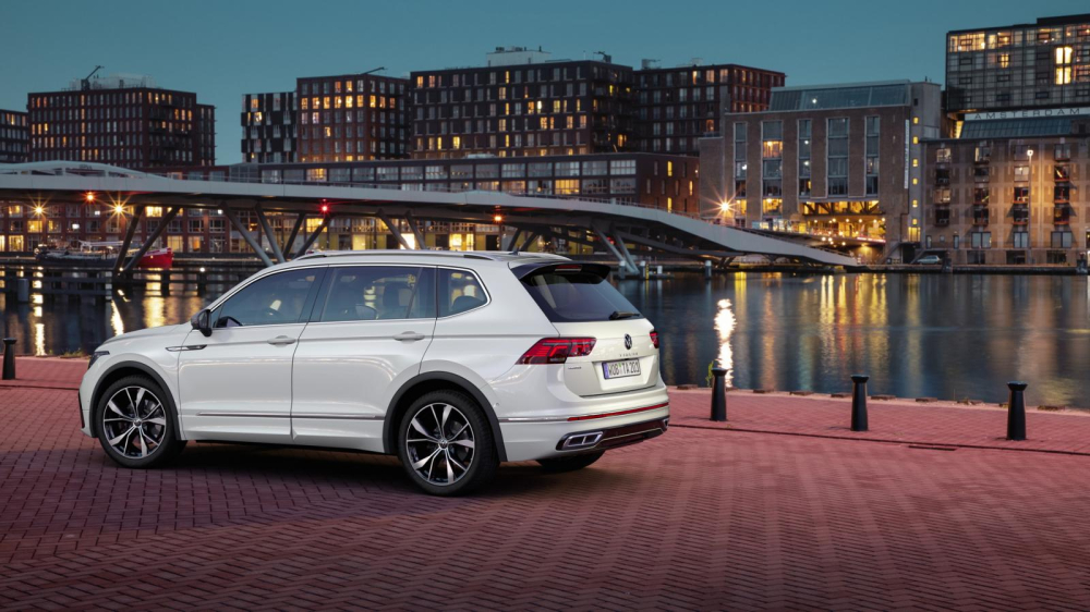 Volkswagen Tiguan Allspace 2021 có nhiều trang bị an toàn