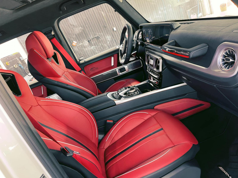 Khoang l&aacute;i của SUV hạng sang Mercedes-AMG G63 bản 40th Years Of Legend đầu ti&ecirc;n lộ ảnh về Việt Nam