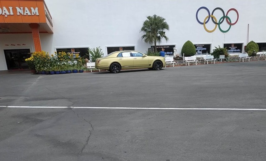 Chiếc xe Bentley Mulsanne này được ông Dũng Chiếc xe Bentley Mulsanne này được ông Dũng Lò Vôi mua tặng cho bà Nguyễn Phương Hằng