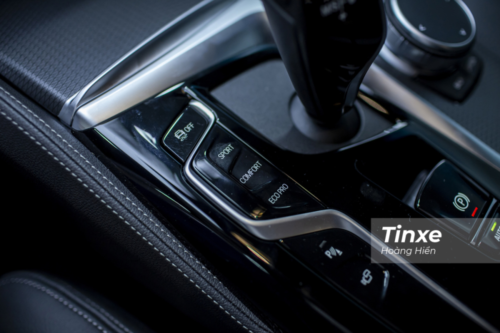 C&aacute;c chế độ l&aacute;i đa dạng tr&ecirc;n BMW 520i M Sport.