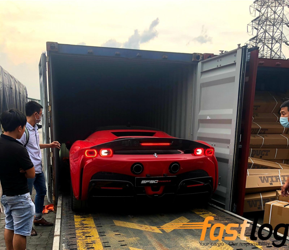 Khui công siêu xe Ferrari SF90 Stradale thứ 3 về Việt Nam Khui công siêu xe Ferrari SF90 Stradale thứ 3 về Việt Nam