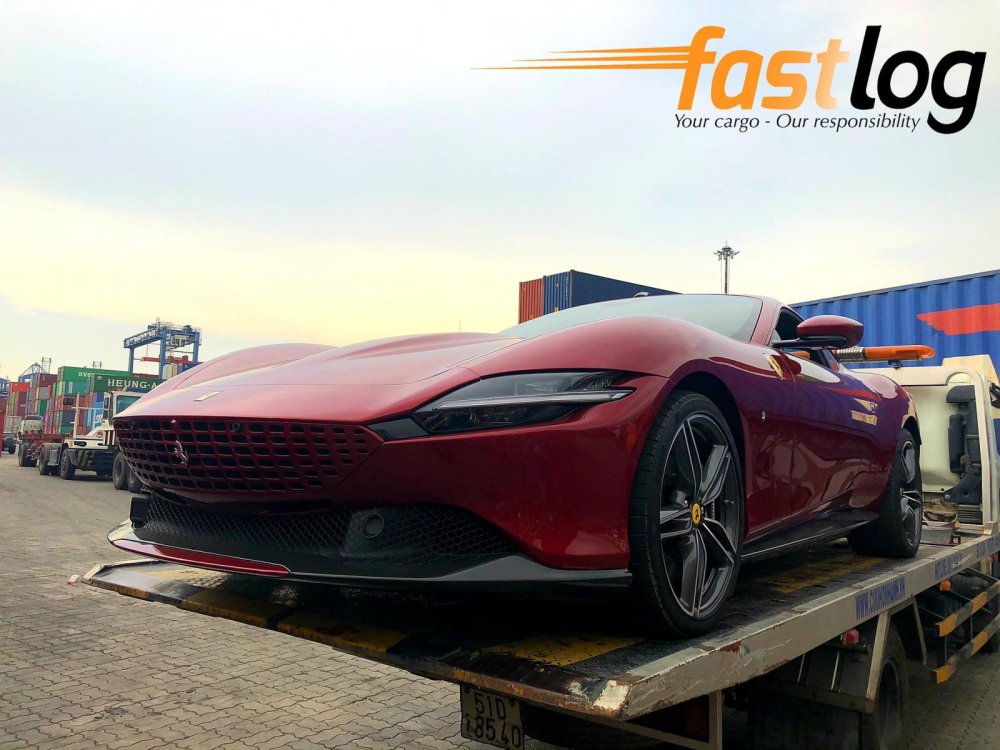 Chiếc siêu xe Ferrari Roma này được cho nhập khẩu chính hãng nhưng không rõ sẽ ở lại Việt Nam hay tái xuất