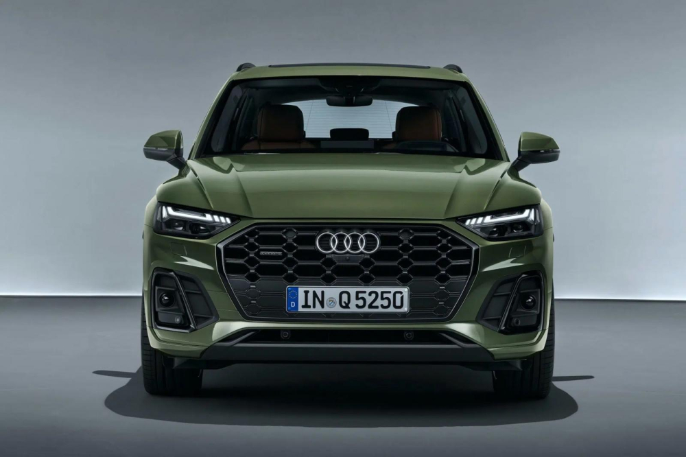 Phần đầu của Audi Q5 2021 lột xác hiện đại hơn nhiều so với trước đây.