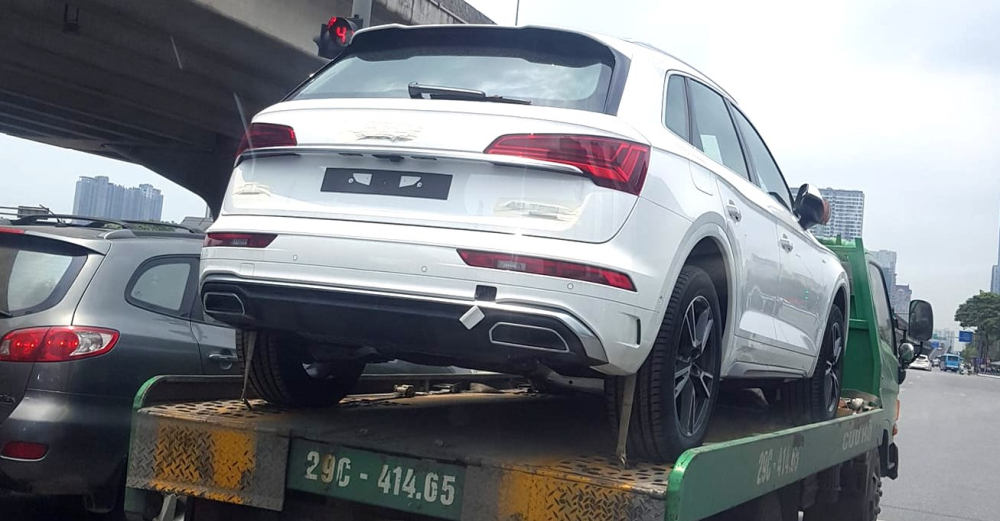 Audi Q5 2021 từng bị bắt gặp xuất hiện trên một xe chuyên chở tại Hà Nội vào hồi tháng 4 vừa qua.