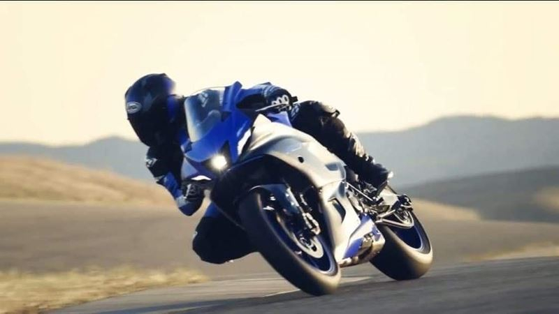 Yamaha R7 2021 có tay lái đặt khá thấp và dàn trang bị như Yamaha MT-07 Yamaha R7 2021 có tay lái đặt khá thấp và dàn trang bị như Yamaha MT-07
